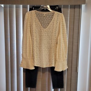 NWT / Ivory/Cream Hinge ladies lace crochet  top XL Flared sleeves
